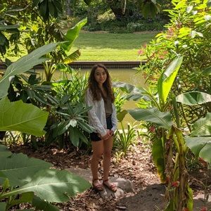 Meet your Posher, Ava